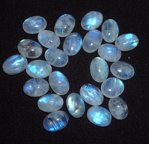 Měsíční kámen 14x10mm- CABOCHON — foto 2