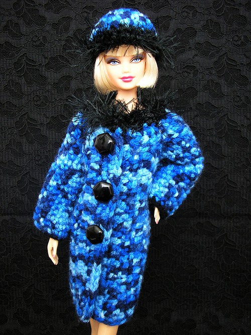SLEVA 50% Modrý kabátek s čepičkou pro Barbie — foto 2