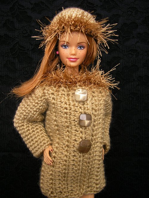 Béžový kabátek s čepičkou pro Barbie — foto 2