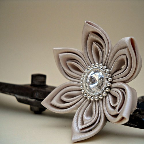 Kanzashi sponka/brož Chika — foto 3