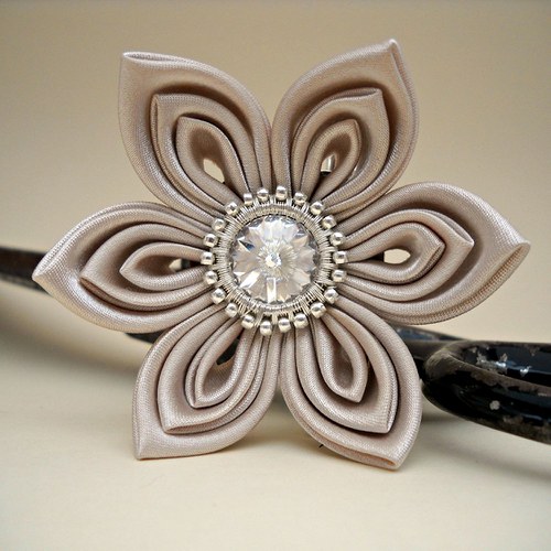 Kanzashi sponka/brož Chika — foto 4