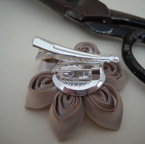 Kanzashi sponka/brož Chika — foto 5