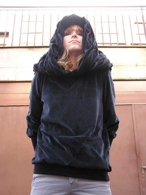 Sametová mikina — foto 2