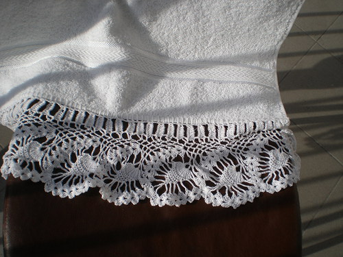 Froté ručník s ručně háčkovanou krajkou — foto 2