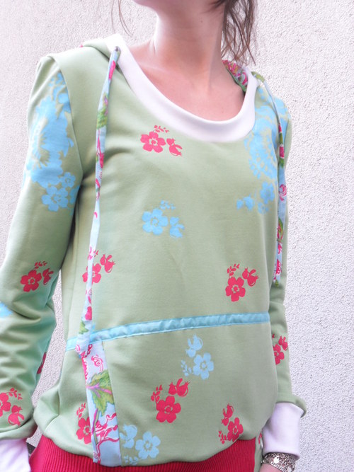 Mikina — foto 3
