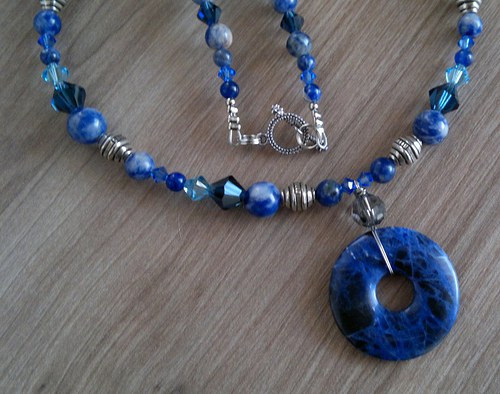 Náhrdelník a naušnice - sodalit a swarovski — foto 3