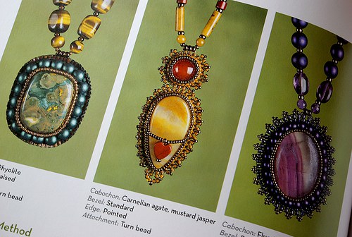 Kniha: Beading with Cabochons — foto 2