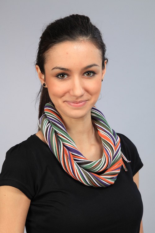 Decolt pestrobarevný — foto 2