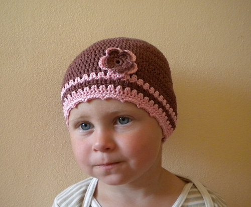 Jarní háčkovaná čepička — foto 2