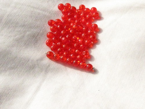 Červené práskané korálky 4 mm, 50 ks — foto 2