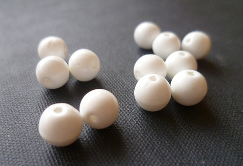 Kuličky BÍLÁ II., 6 mm - 40 ks — foto 2