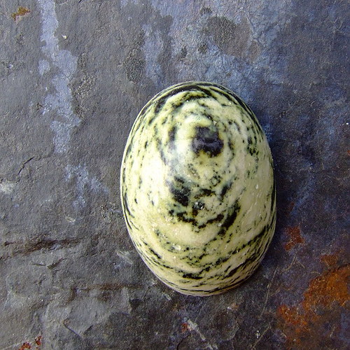 Serpentyn chytha, kabošon č.89 — foto 2
