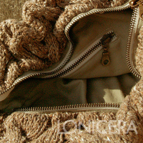 Hnědá svetrová — foto 3