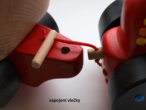 Dřevěný TRAKTOR S VLEČKOU (větší) — foto 3