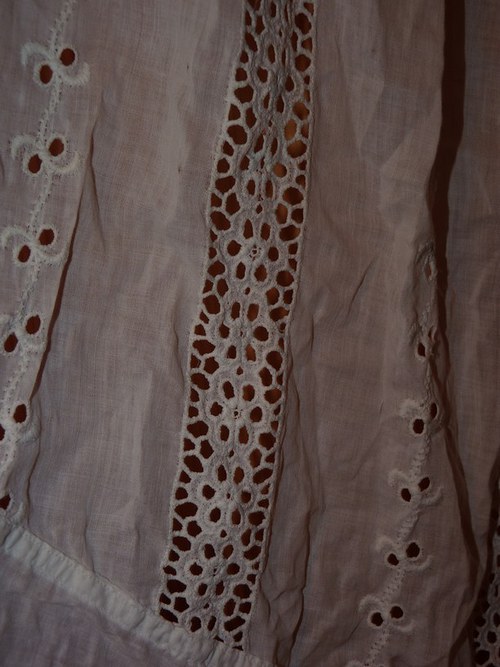 Zástěra krásně vyšívaná — foto 2