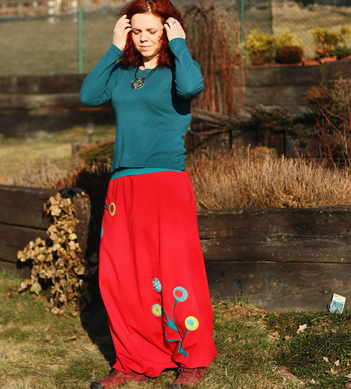 Kalhoty/ sukně s aplikací stromu — foto 3