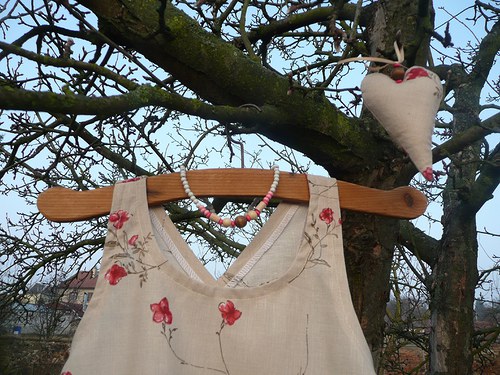 S KYTIČKAMI - dětská zástěrka — foto 2