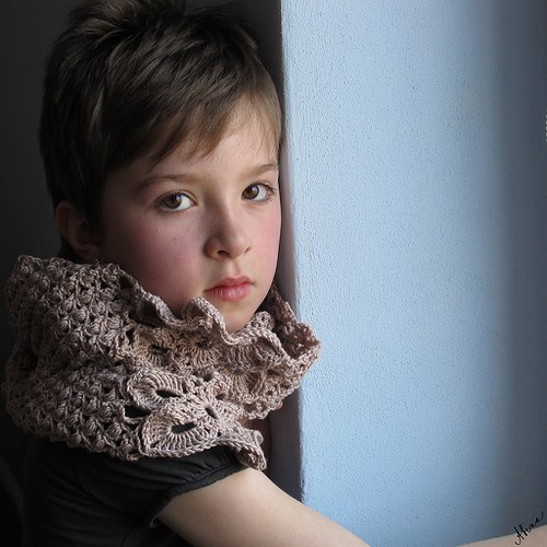 Nákrčník v béžové — foto 2