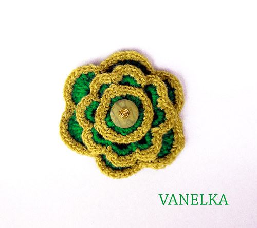 Green flower - háčkovaná brož — foto 2