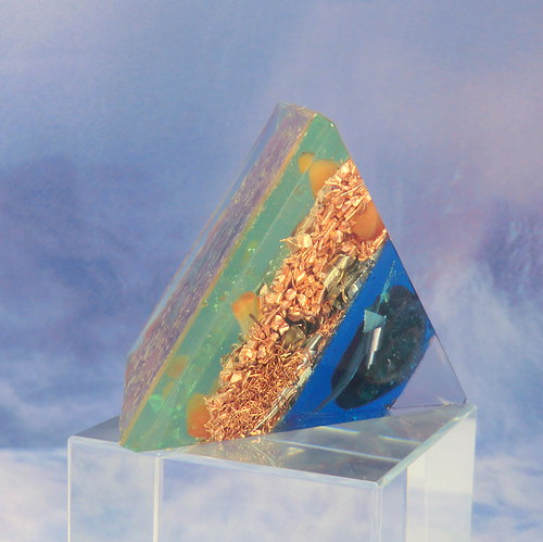 Orgonit - Pyramida na přání s apatitem — foto 3