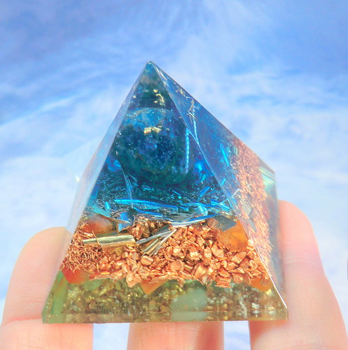 Orgonit - Pyramida na přání s apatitem — foto 4