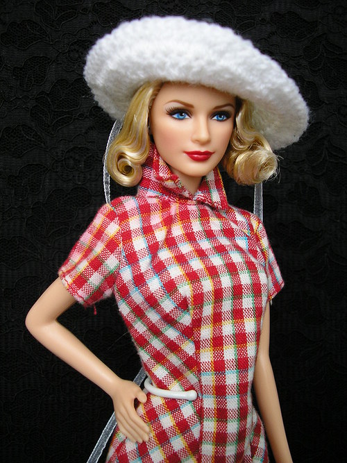 Bílý klobouk pro Barbie — foto 2