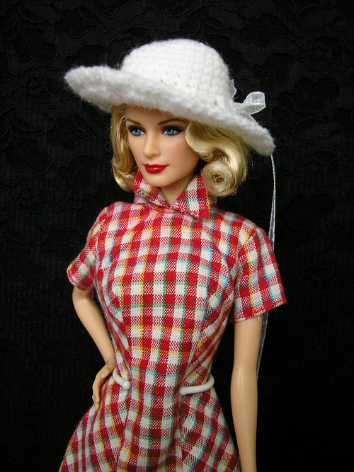 Bílý klobouk pro Barbie — foto 3