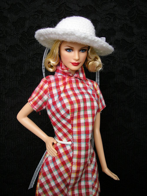 Bílý klobouk pro Barbie — foto 4