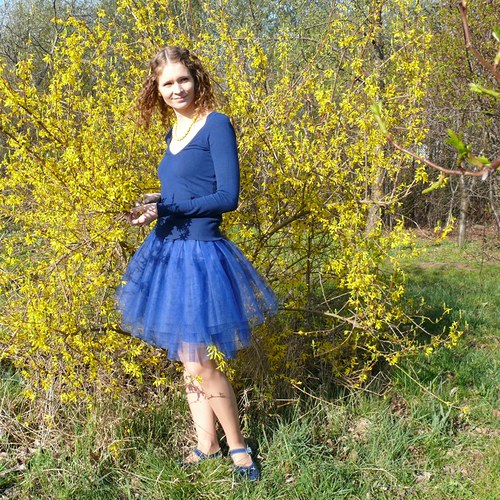 Tmavě modrá tylová sukně — foto 3