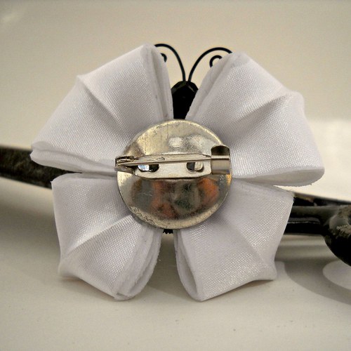 Kanzashi brož White butterfly — foto 5