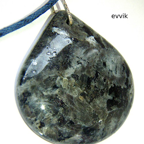 Larvikitový — foto 3