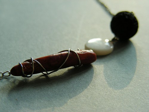 Minimalistický náhrdelník - Ráno (korál, láva) — foto 2
