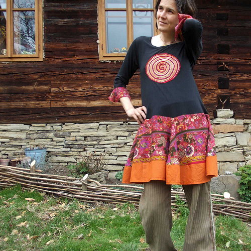 Tričkohalenka černočervená — foto 3
