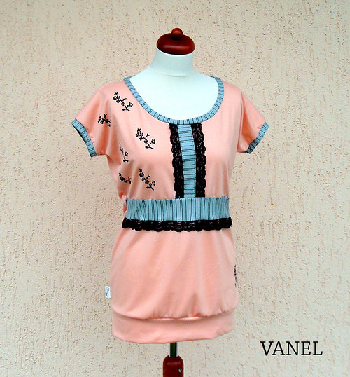 Peach with black lace — foto 2