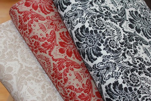 Bílá s černými ornamenty — foto 3