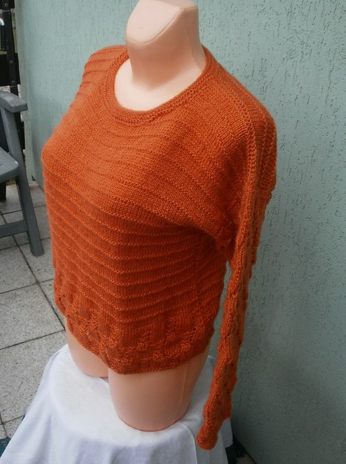 Oranžový svetřík — foto 2