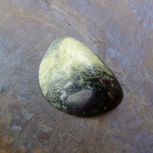 Serpentyn chytha, kabošon č.190 — foto 2