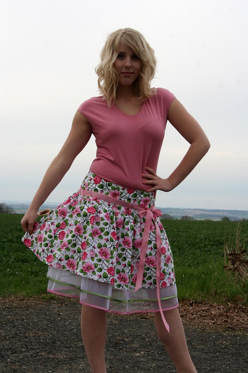 Pro cukrovou panenku:-) sukně — foto 3