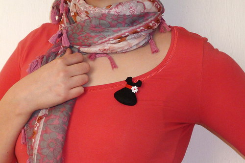 Šatičková brož — foto 3