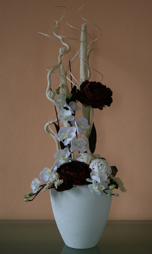 Celoroční dekorace - Ranunculus s orchidejemi — foto 2