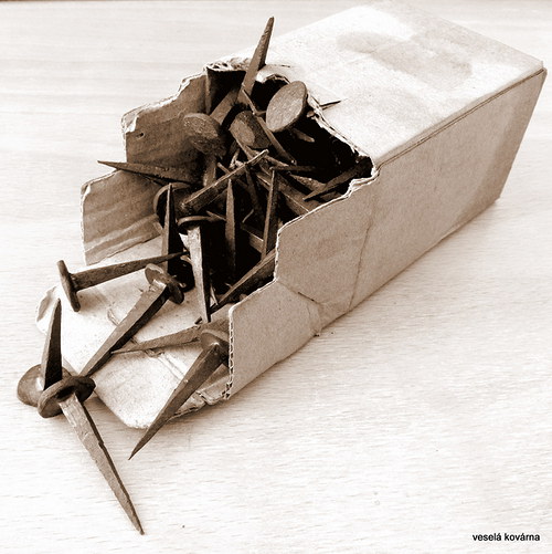 Kovaný hřebík 4 cm — foto 2