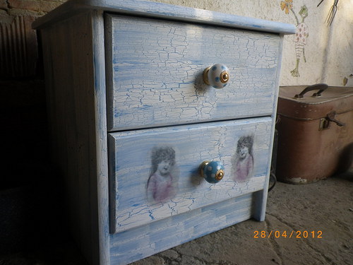 Noční stolek — foto 2
