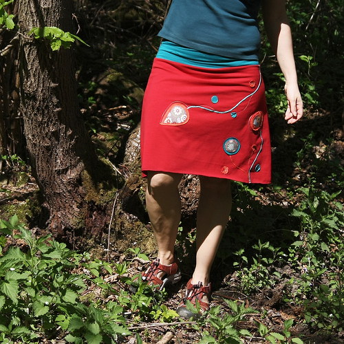 S folklorní aplikací — foto 2