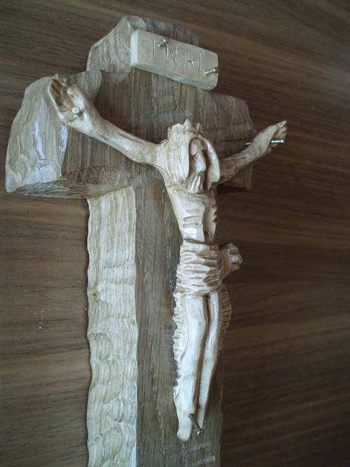 Vyřezávaný kříž — foto 2