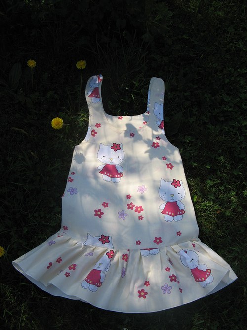 Šaty Hello Kitty — foto 3