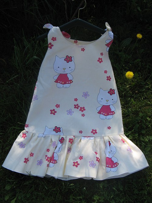 Šaty Hello Kitty — foto 4
