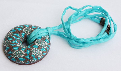 Tyrkysovohnědý drobně vzorovaný donut — foto 2
