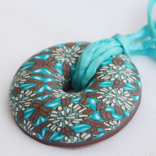 Tyrkysovohnědý drobně vzorovaný donut — foto 4