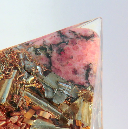 Orgonit - Pyramida 4x4 s Rodonitem — foto 4