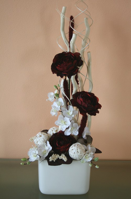Celoroční dekorace - Ranunculus s orchidejemi — foto 2